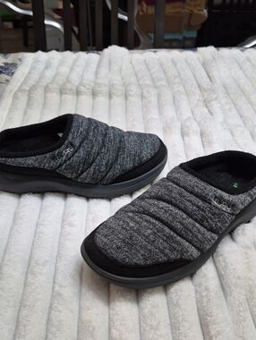 Kuru Cloud Draft 2 Women's Sz 7 M Slippers $119